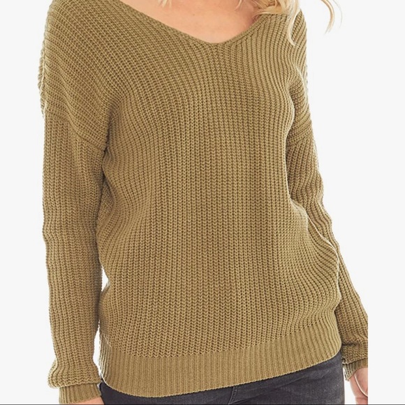 Love Tree Oversized Twisted Back Sweater NWT - Picture 4 of 5